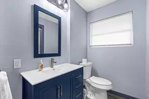 11103 Greenwillow St, Houston, TX 77035 - Photo 12