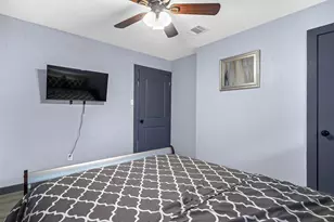 11103 Greenwillow St, Houston, TX 77035 - Photo 18