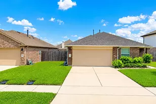 60 Rodeo Crest Dr, Manvel, TX 77578 - Photo 1