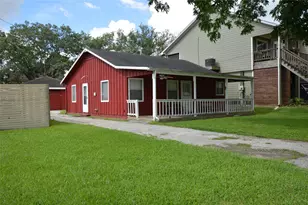 1821 E Winn St, Kemah, TX 77565 - Photo 1