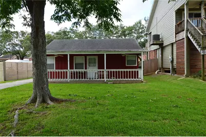 1821 E Winn Street, Kemah, TX 77565 - Photo 2