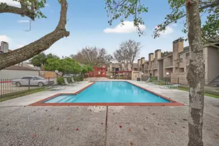 10811 Richmond Ave, Houston, TX 77042 - Photo 34
