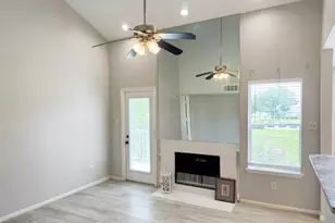 2011 Spenwick Dr, Houston, TX 77055 - Photo 2