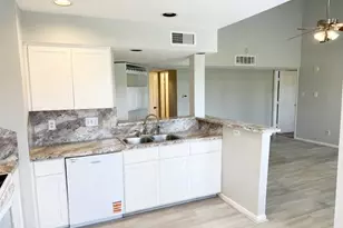 2011 Spenwick Dr, Houston, TX 77055 - Photo 4
