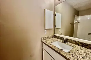 146 Skycrest Dr, Sugar Land, TX 77479 - Photo 14
