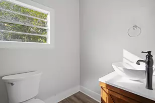 415 W Bluff St, Woodville, TX 75979 - Photo 14