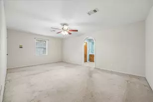 208 Briarwood Dr, Bellville, TX 77418 - Photo 10