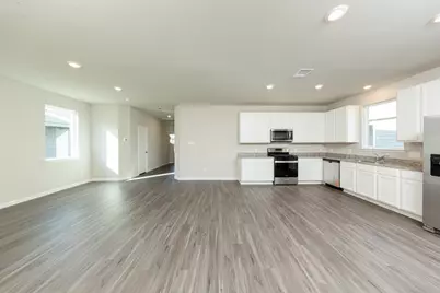 2504 Hawks Eye Drive, Conroe, TX 77340 - Photo 2