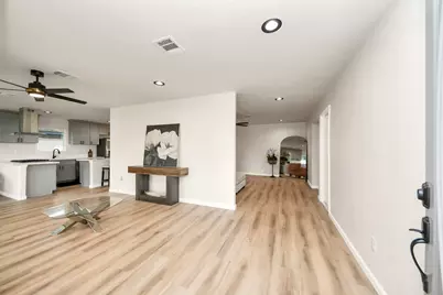 2407 Crestdale Dr, Houston, TX 77080 - Photo 2