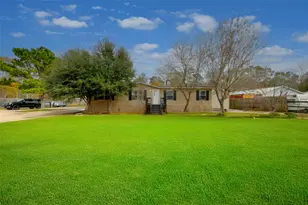 2373 Crockett Martin Rd, Conroe, TX 77306 - Photo 2
