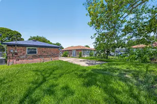 321 S Brownell St, La Porte, TX 77571 - Photo 2