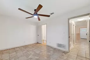 321 S Brownell St, La Porte, TX 77571 - Photo 10