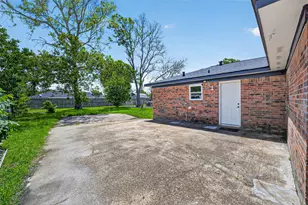 321 S Brownell St, La Porte, TX 77571 - Photo 40