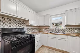 321 S Brownell St, La Porte, TX 77571 - Photo 8