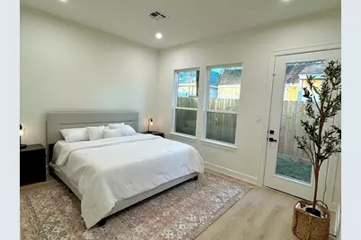 5125 Van Fleet #A, Houston, TX 77033 - Photo 4
