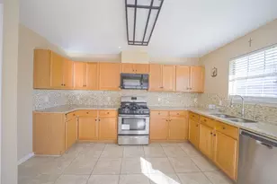 9611 Prairie Dog Run, Sugar Land, TX 77498 - Photo 4