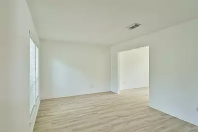 188 N Golden Arrow Circle N, The Woodlands, TX 77381 - Photo 4