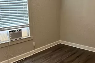 1709 W 4th St, Freeport, TX 77541 - Photo 6