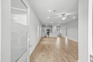 13211 Padre Bay Ln, Rosharon, TX 77583 - Photo 10