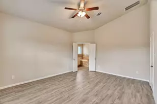 388 Kendall Crest Dr, Alvin, TX 77511 - Photo 32