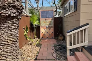 1212 10th Street St, Galveston, TX 77550 - Photo 2