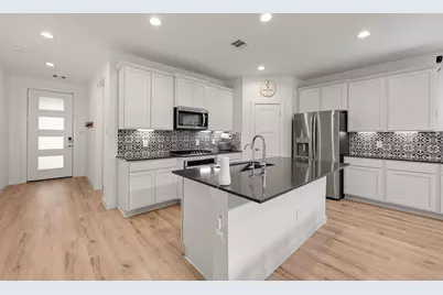 14019 Valley Creek Court, Conroe, TX 77384 - Photo 4