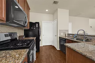 5219 Misty Ln, Bacliff, TX 77518 - Photo 10