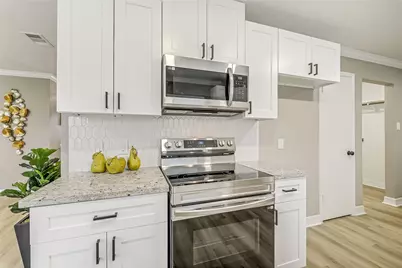 8333 Lanham Lane, Houston, TX 77075 - Photo 10