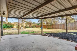 732 River Plantation Dr, Conroe, TX 77302 - Photo 2