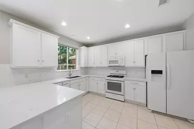 43 N Abram Circle, The Woodlands, TX 77382 - Photo 10