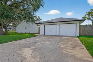 418 Twin Lakes Blvd W, West Columbia, TX 77486 - Photo 34