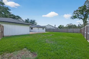 418 Twin Lakes Blvd W, West Columbia, TX 77486 - Photo 42