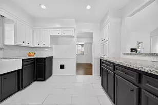 418 Twin Lakes Blvd W, West Columbia, TX 77486 - Photo 16