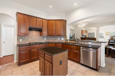 142 Golden Autumn Place, The Woodlands, TX 77384 - Photo 6