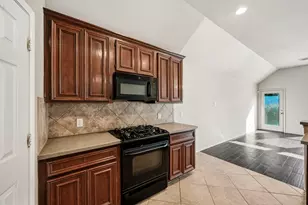 12918 Leafy Shores Dr, Houston, TX 77044 - Photo 10