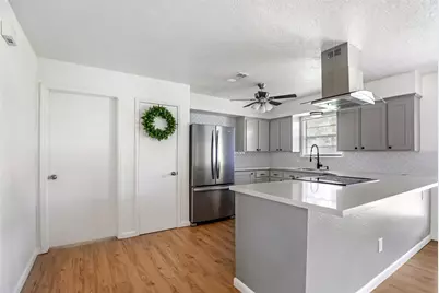 212 Normal Park Drive, Huntsville, TX 77320 - Photo 4