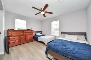 10118 Norvic St, Houston, TX 77029 - Photo 24