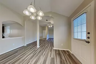 911 Lancaster Lake Dr, Houston, TX 77073 - Photo 8