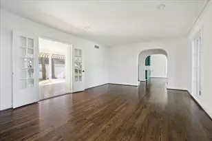 3049 Locke Ln, Houston, TX 77019 - Photo 6