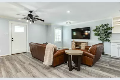 5507 Menard Avenue, Galveston, TX 77551 - Photo 4