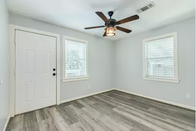 5507 Menard Avenue, Galveston, TX 77551 - Photo 18