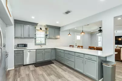 5507 Menard Avenue, Galveston, TX 77551 - Photo 10