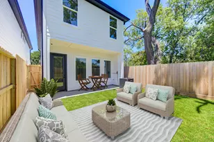 2710 Noble St, Houston, TX 77026 - Photo 10