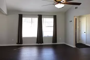 407 Tamarind St, Lake Jackson, TX 77566 - Photo 8