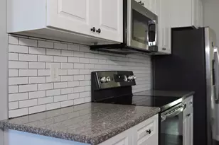 407 Tamarind St, Lake Jackson, TX 77566 - Photo 16