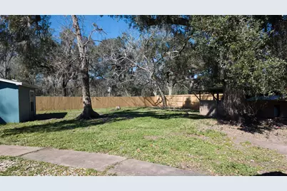 407 Tamarind Street, Lake Jackson, TX 77566 - Photo 34