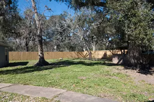 407 Tamarind St, Lake Jackson, TX 77566 - Photo 34