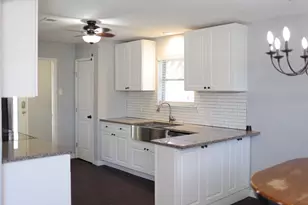 407 Tamarind St, Lake Jackson, TX 77566 - Photo 20