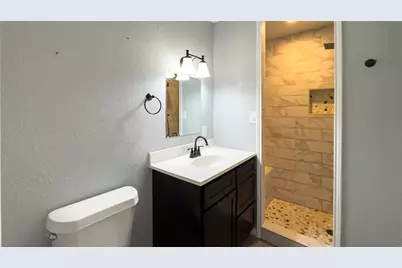 407 Tamarind Street, Lake Jackson, TX 77566 - Photo 28