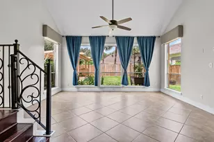 201 Lago Vista St, Kemah, TX 77565 - Photo 4